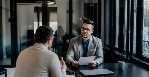 Cum să îți negociezi salariul ca o profesionistă în românia