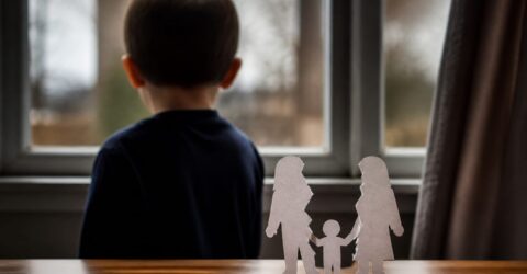 Ce îl rănește cu adevărat pe copil după divorț. Psihologia modernă mută atenția de la custodie la conflict