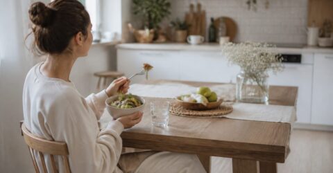 De ce alimentația conștientă îți schimbă relația cu mâncarea