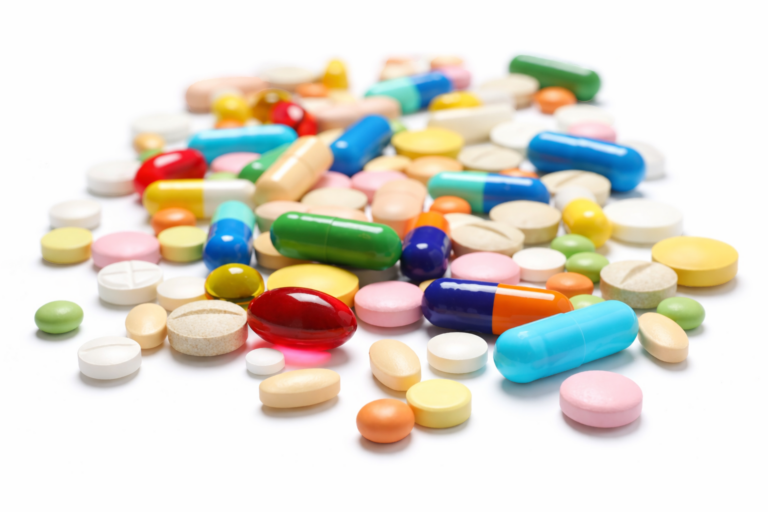 Vitamina B12, semnalul din spatele oboselii persistente. Ce alte simptome îți arată că nu e doar stres