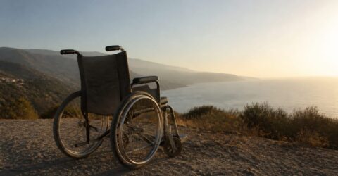 Fletcher Crowley a fost diagnosticat cu paraplegie și totuși a plecat într-o călătorie în jurul lumii
