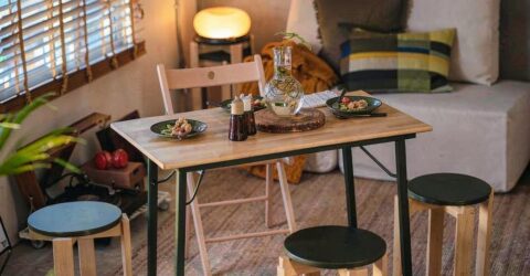 IKEA lansează KOMPISHÄNG cu taburete de 40 de lire