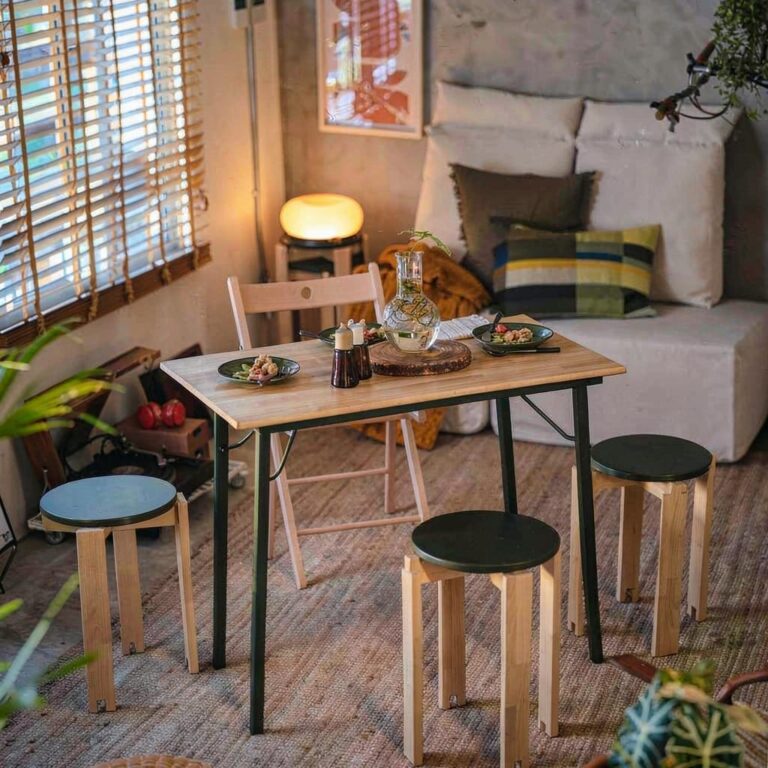 IKEA lansează KOMPISHÄNG cu taburete de 40 de lire