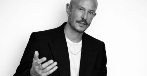 839,8 milioane de dolari după o scădere de 11%. Poate designerul adus la New York să reaprindă Kate Spade?