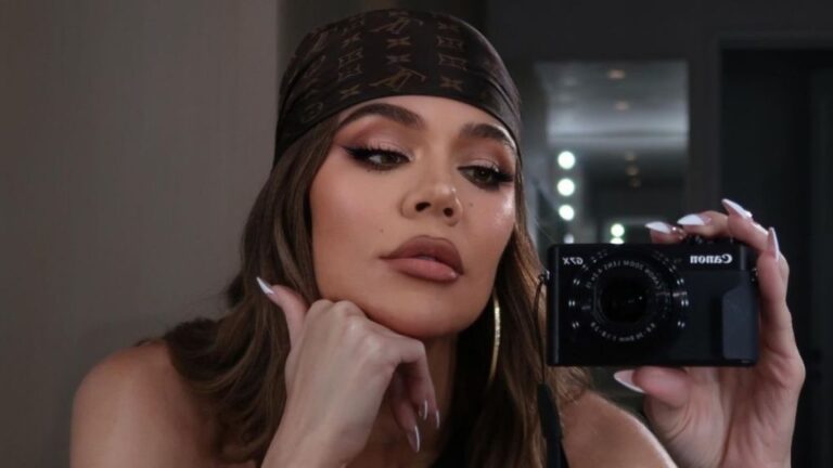 Khloe Kardashian a lansat parfumul XO BLUE în Europa. Imaginea cu rochia udă a făcut turul Instagramului