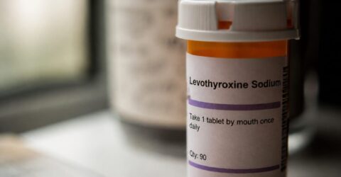 Ai levotiroxină sodică în casă? FDA a retras anumite loturi după ce tabletele s-au dovedit subpotente