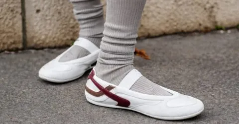 Sneakerșii SS26 vin cu tălpi subțiri și siluete retro. Cum îți actualizează ținutele fără să schimbi toată garderoba?