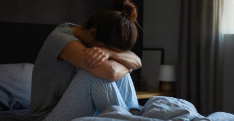 Cum ajunge trauma să schimbe calendarul menopauzei. Ce înseamnă pentru tine dacă simptomele apar mai devreme
