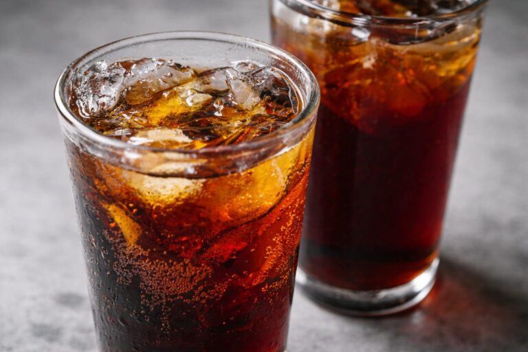 25,8 g de zahăr într-un smoothie pentru copii, față de 21 g într-o doză de Coca-Cola. Ce schimbi concret de azi