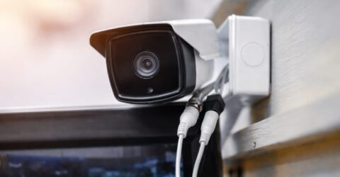 Îți protejezi locuința, dar poți strica liniștea cu vecinii