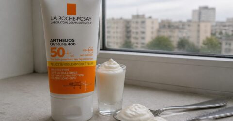 SPF 50 blochează 98% din razele UVB, dar cantitatea aplicată scade, de fapt, protecția