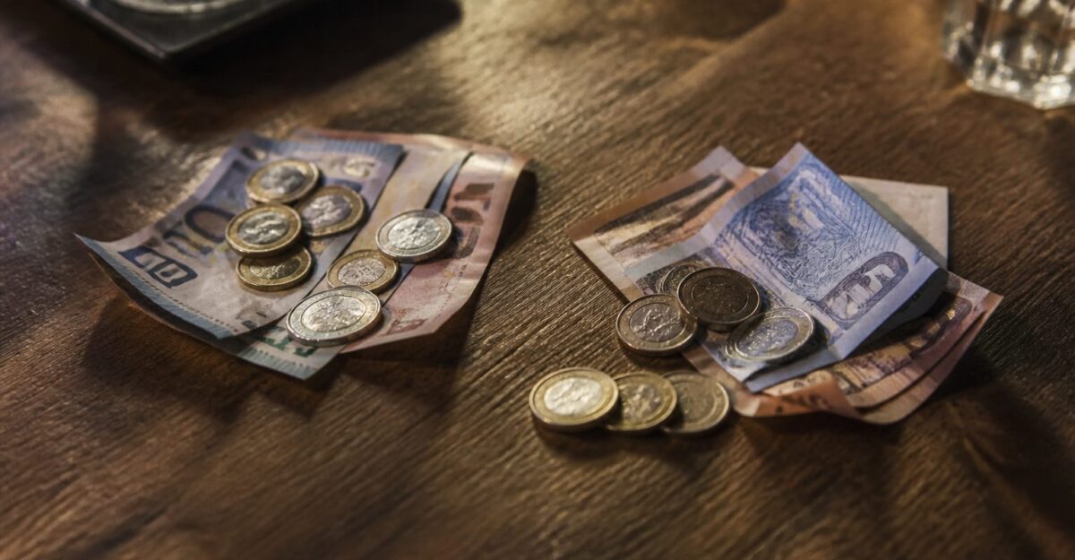 Împărțirea notei la prima întâlnire. Trei experte dezvăluie de ce nu mai e un test de generozitate