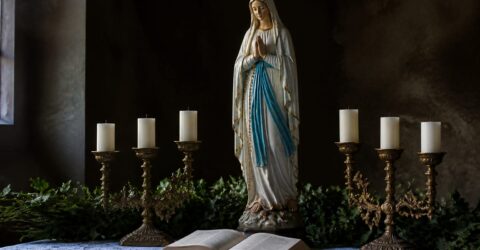 Postul Adormirii Maicii Domnului ține 14 zile