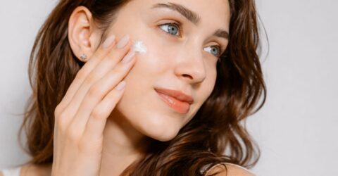 Rutina de skincare. 12 săptămâni de consecvență te scapă de testarea haotică a produselor