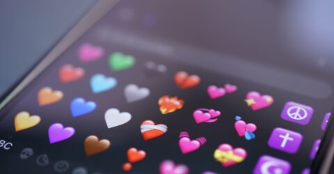 Când devine o problemă să folosești AI în conversațiile de dating și ce spune asta despre compatibilitate