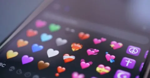 Când devine o problemă să folosești AI în conversațiile de dating și ce spune asta despre compatibilitate