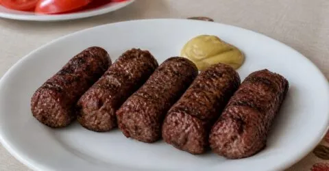 O porție de 5 mici ajunge la 700 de calorii și îți ocupă o treime din necesarul zilnic