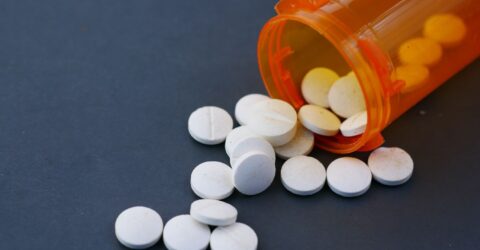Candidoza vaginală care revine poate avea legătură cu antibioticele, diabetul sau hormonii. Ce înseamnă asta