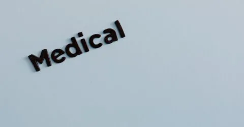 1,6 milioane de femei vor primi scrisori despre riscul rar de meningiom legat de desogestrel 75 micrograme