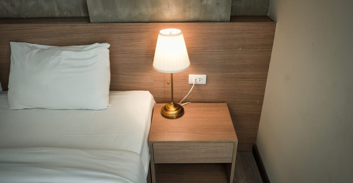 De ce poți dormi mai prost în prima noapte la hotel și ce te poate ajuta să te adaptezi