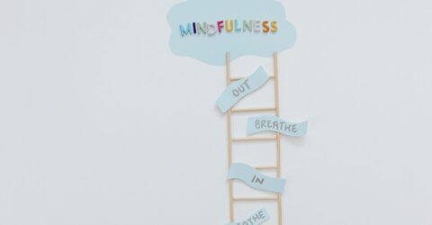 Un exercițiu de mindfulness durează un minut. Cum îl faci când funcționezi pe pilot automat