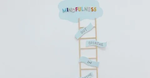 Un exercițiu de mindfulness durează un minut. Cum îl faci când funcționezi pe pilot automat