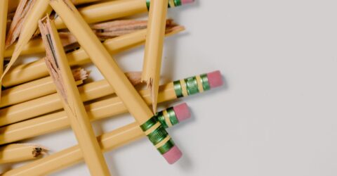 63% dintre familii spun că mamele duc greul la început de școală. Ce schimbări ajută acasă