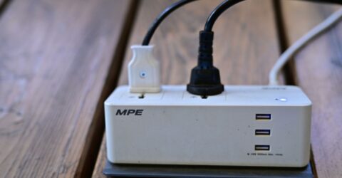 Priza din bucătărie are limita de 3.680 W. Ce aparate nu trebuie pornite împreună