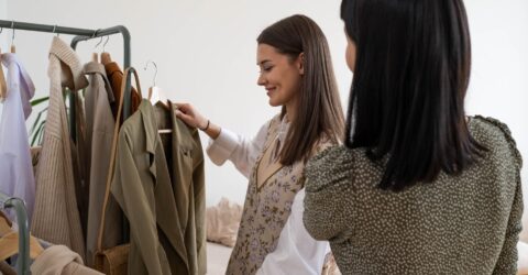 Doar 11% dintre tinerii din SUA mai caută influenceri pentru cumpărături. De ce contează asta pentru branduri