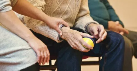 Persoanele cu Parkinson mai active au avut un declin mai lent al memoriei și mișcării într-un studiu