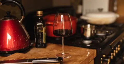 Paharul de vin pentru sănătatea creierului pierde sprijinul studiilor despre demență