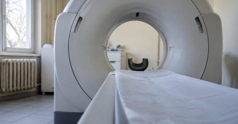 Cancerul pulmonar apare tot mai des la nefumători. Ce factori de risc și simptome trebuie recunoscute