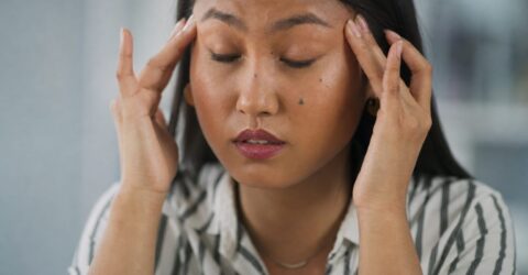 Ceața mentală poate apărea în perimenopauză. Când dificultățile de memorie cer un consult