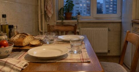 Cazul Cornell aduce în discuție cum îi învățăm pe băieți să intervină când un coleg face rău