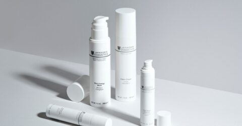 Ce ingrediente merită căutate în produsele anti-aging și cum le integrezi în rutina ta