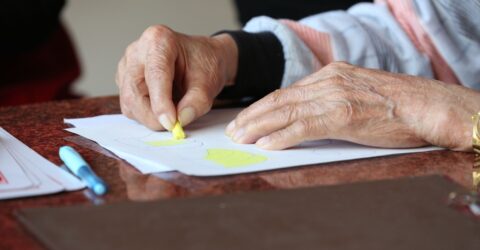 Menopauza mai timpurie a fost asociată cu un debut mai precoce al bolii Alzheimer într-un studiu