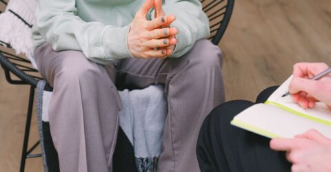 OMS cere îngrijire în comunitate pentru pacienții ținuți ani în spitale de psihiatrie