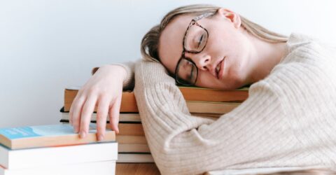 O elevă i-a spus Alinei Epure că bea 7 cafele zilnic pentru a rezista la studiu