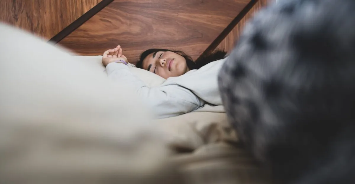 Cum îți reglezi somnul pentru sănătatea creierului și când te poate ajuta să dormi 1-2 ore în plus în weekend