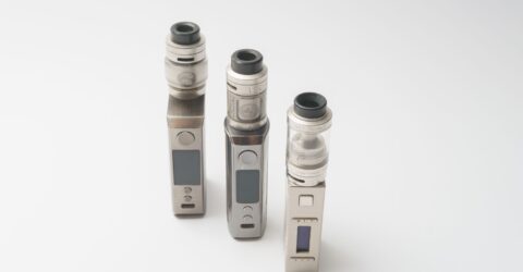 Foștii fumători care vapează au avut un risc de cancer pulmonar cu 56% mai mare într-un studiu