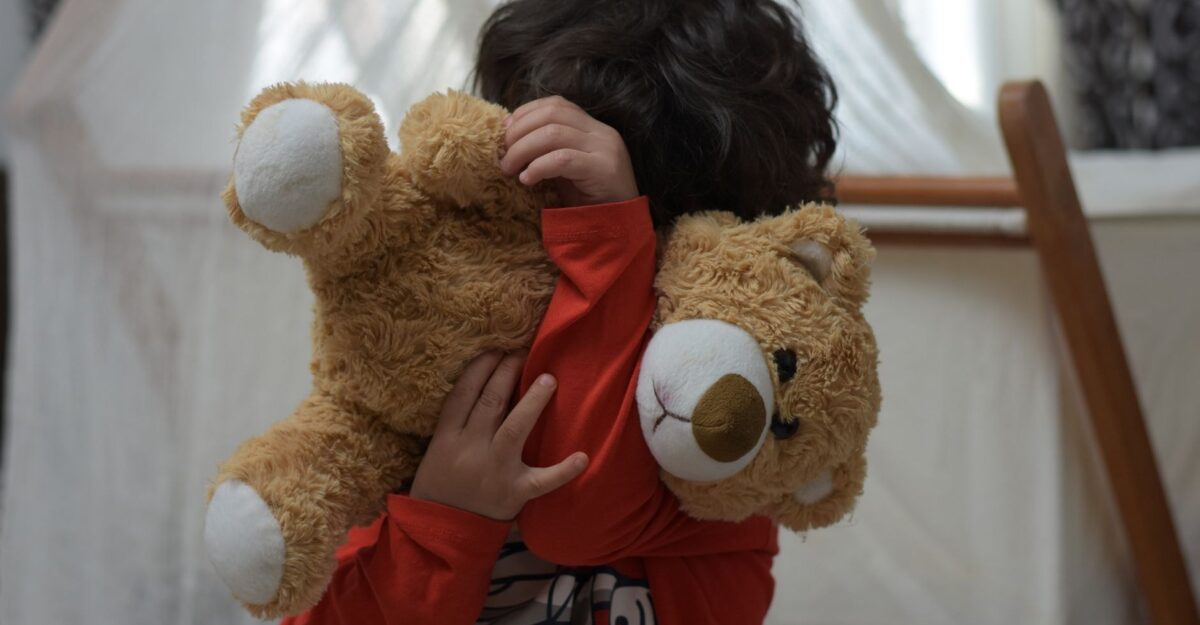 Peste două treimi din tinerii chestionați în Europa au trăit experiențe traumatizante în copilărie