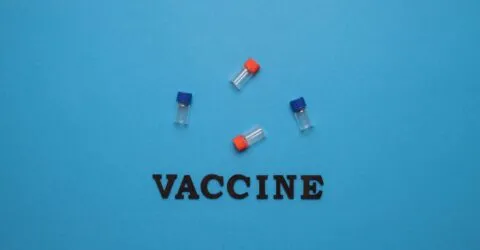 Vaccinul gripal nu protejează imediat. Medicii cer programarea din timp pentru copii și adulți